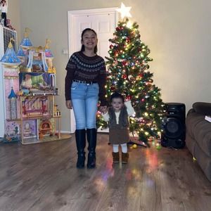 Meet your Posher, Mayra olivia